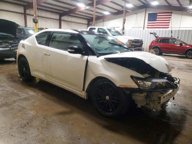 منظر 2012 SCION TC BASE، زاوية 4