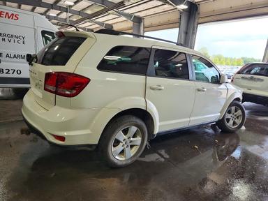 منظر 2012 DODGE JOURNEY SXT، زاوية 3