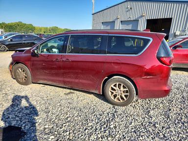 Вид 2020 CHRYSLER VOYAGER LXI, угол 2