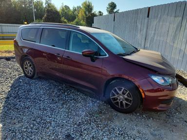 Вид 2020 CHRYSLER VOYAGER LXI, угол 4