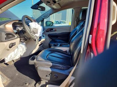 Вид 2020 CHRYSLER VOYAGER LXI, угол 7