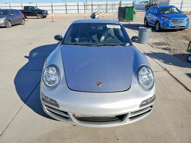 Vue de 2005 PORSCHE 911 NEW GENERATION CARRERA, angle 5