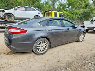 2016 FORD FUSION SE view, angle 3