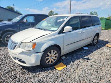 منظر 2013 CHRYSLER TOWN &amp; COUNTRY TOURING، زاوية 1