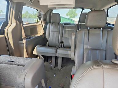 منظر 2013 CHRYSLER TOWN &amp; COUNTRY TOURING، زاوية 10