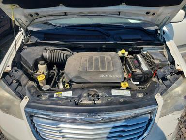 منظر 2013 CHRYSLER TOWN &amp; COUNTRY TOURING، زاوية 12