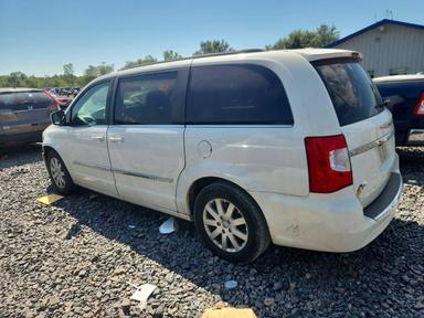 منظر 2013 CHRYSLER TOWN &amp; COUNTRY TOURING، زاوية 2