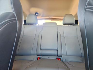 Vista de 2025 SUBARU OUTBACK LIMITED, ángulo 10