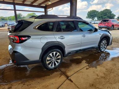 Vista de 2025 SUBARU OUTBACK LIMITED, ángulo 3