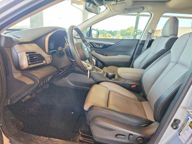 Vista de 2025 SUBARU OUTBACK LIMITED, ángulo 7