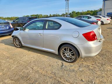 Vista de 2005 SCION TC BASE, ángulo 2