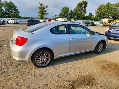 Vista de 2005 SCION TC BASE, ángulo 3