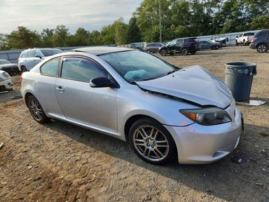 Vista de 2005 SCION TC BASE, ángulo 4