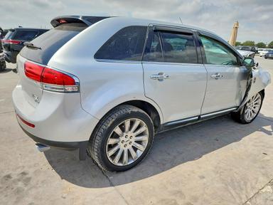 منظر 2014 LINCOLN MKX، زاوية 3