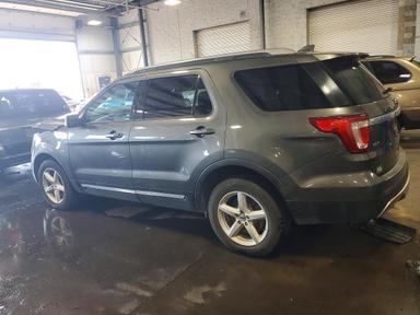Вид 2017 FORD EXPLORER XLT, угол 2