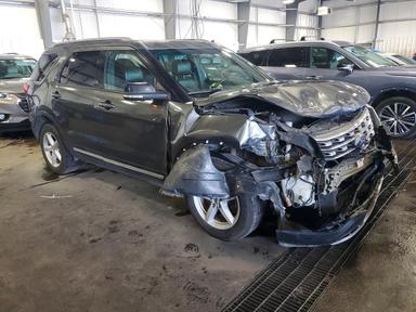 Вид 2017 FORD EXPLORER XLT, угол 4