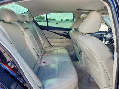 Vista de 2015 INFINITI Q50 SPORT, ángulo 10