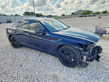Vista de 2015 INFINITI Q50 SPORT, ángulo 4