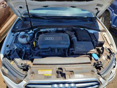 Vue de 2016 AUDI A3 PREMIUM, angle 11