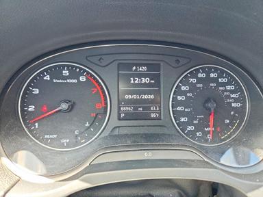 Vue de 2016 AUDI A3 PREMIUM, angle 9