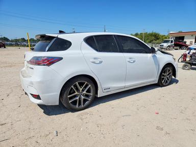 Вид 2015 LEXUS CT 200, угол 3