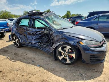 Вид 2016 VOLKSWAGEN GTI S/SE, угол 4