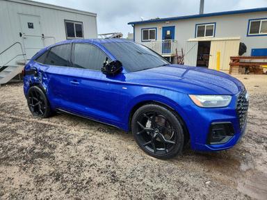 منظر 2022 AUDI Q5 SPORTBACK PRM PLS 45، زاوية 4