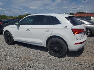 Вид 2020 AUDI Q5 PREMIUM PLUS, угол 2