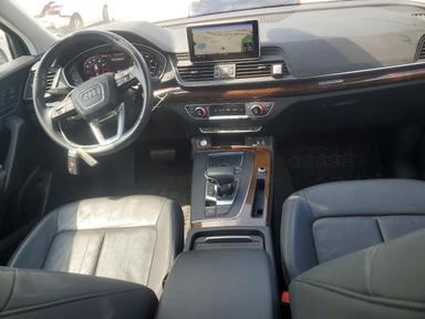 Вид 2020 AUDI Q5 PREMIUM PLUS, угол 8