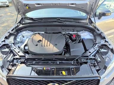 Vista de 2026 VOLVO XC60 PLUS, ángulo 13