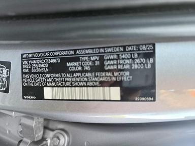 Vista de 2026 VOLVO XC60 PLUS, ángulo 14