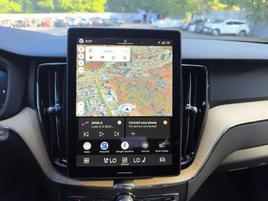 Vista de 2026 VOLVO XC60 PLUS, ángulo 9