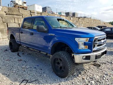 Vista de 2017 FORD F150 SUPERCREW, ángulo 4