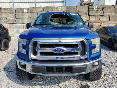 Vista de 2017 FORD F150 SUPERCREW, ángulo 5