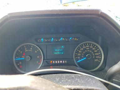 Vista de 2017 FORD F150 SUPERCREW, ángulo 9