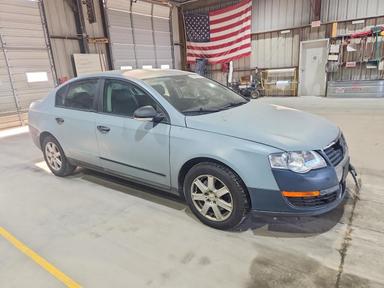 Vista de 2006 VOLKSWAGEN PASSAT 2.0T, ángulo 4