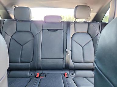 Vista de 2024 PORSCHE MACAN BASE, ángulo 10