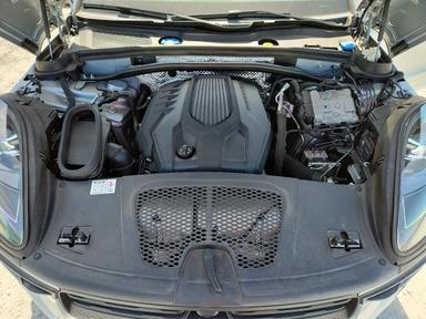 Vista de 2024 PORSCHE MACAN BASE, ángulo 12