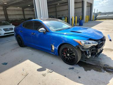 Vue de 2022 KIA STINGER GT2, angle 4
