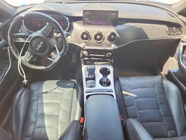 Vue de 2022 KIA STINGER GT2, angle 8