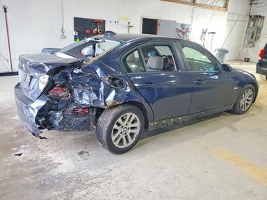 Вид 2006 BMW 325 I AUTOMATIC, угол 3