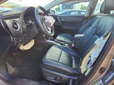 Vue de 2018 TOYOTA COROLLA L, angle 7