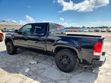 منظر 2011 GMC SIERRA C1500 SL، زاوية 2
