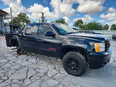 منظر 2011 GMC SIERRA C1500 SL، زاوية 4