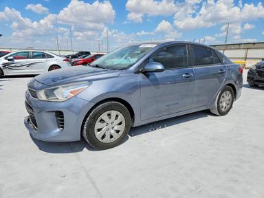 Vue de 2019 KIA RIO S, angle 1
