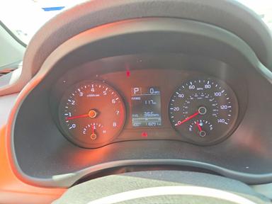 Vue de 2019 KIA RIO S, angle 9