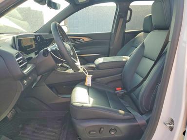 Vista de 2026 CHEVROLET TRAVERSE LT, ángulo 7