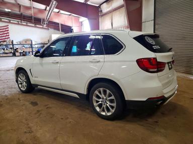 Vista de 2014 BMW X5 XDRIVE35I, ángulo 2