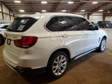 Vista de 2014 BMW X5 XDRIVE35I, ángulo 3