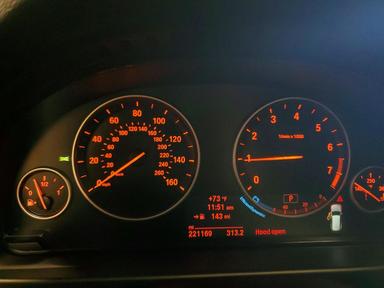 Vista de 2014 BMW X5 XDRIVE35I, ángulo 9